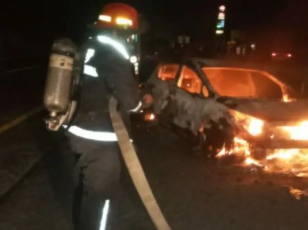 Carro en carrera clandestina