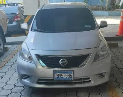 Carro Nissan