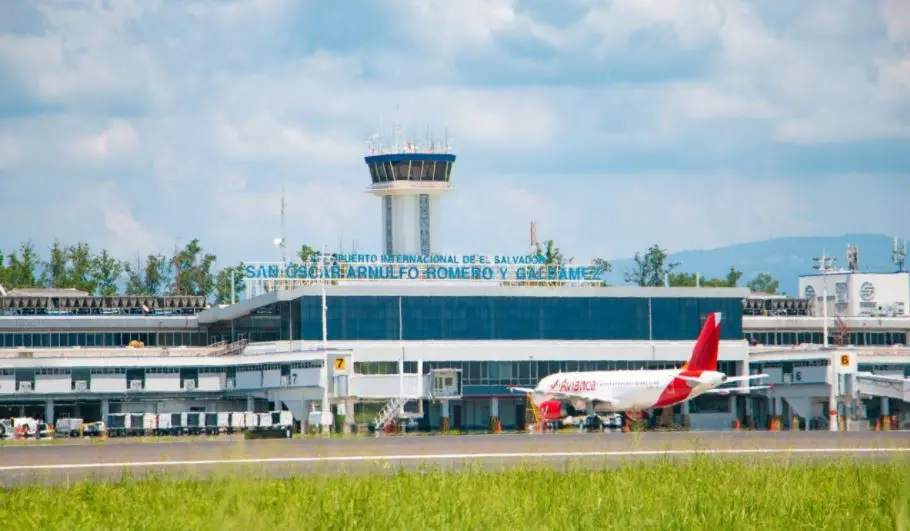 Aeropuerto Internacional San Oscar Romero