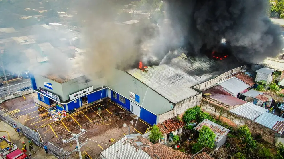 Fuego en casa del repuesto 3