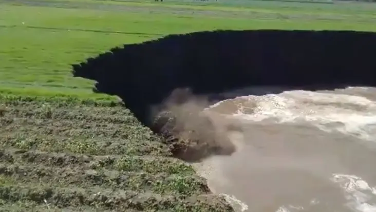 Olas en Socavón en Puebla