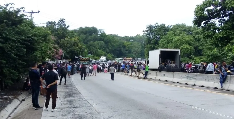 Protesta de Comunidades en el Puerto La Libertad