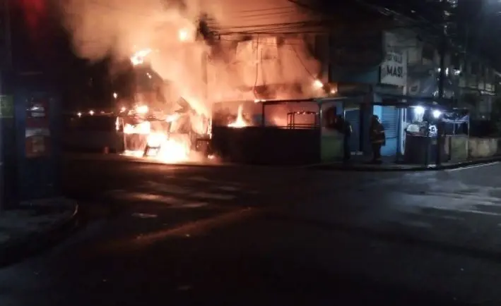 Incendio en casa de empeño