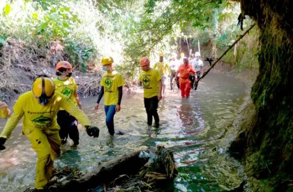 Pasajero en un río