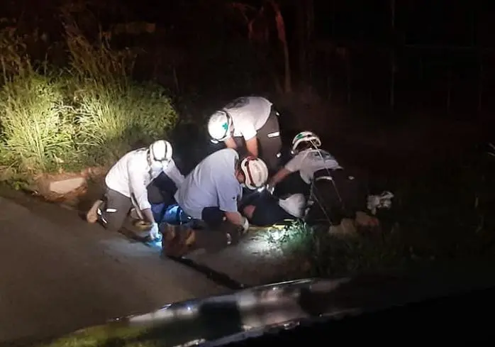 Dos hombres en supuesta ebriedad