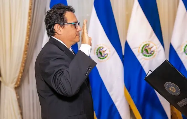 Ministro interino Educación