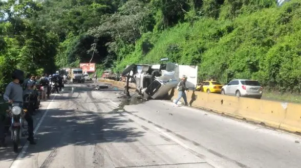 Volqueta en Los Chorros