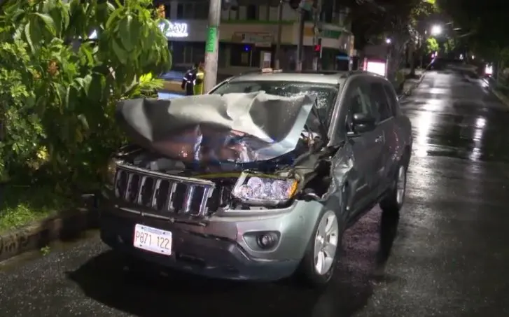 Conductor en supuesta ebriedad en la 79 Avenida Sur