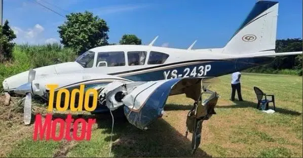 Avioneta en Puerto Barillas