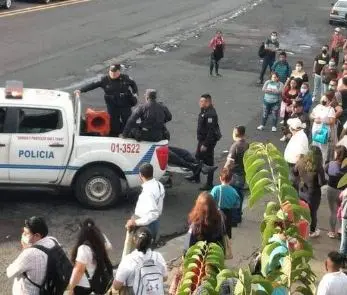 Policía convulsiona