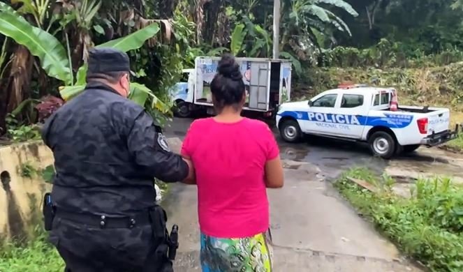 Mujer detenida por matar a una perra