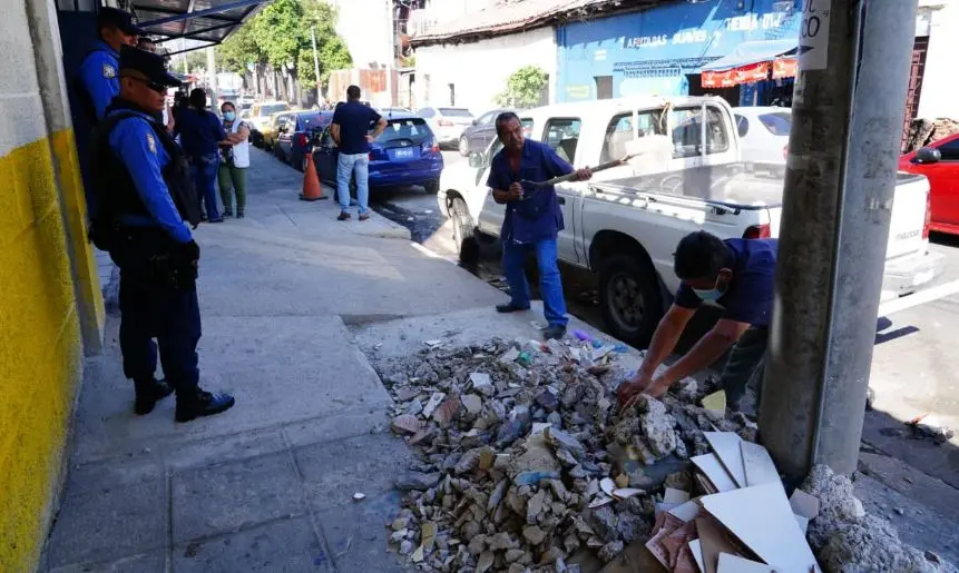 Retiran ripio en San Salvador