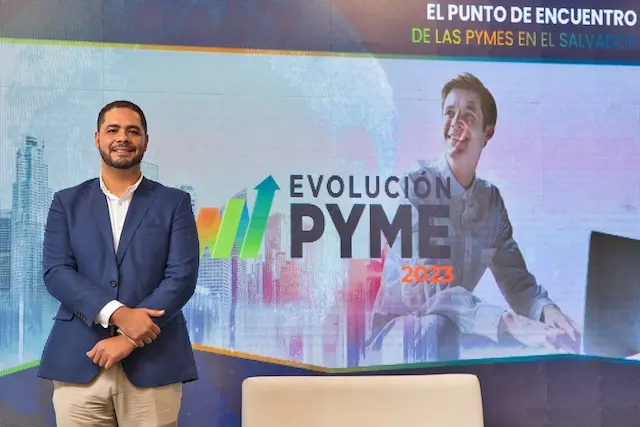 Foro Panel Bancario  sobre Evolución PYME en las instalaciones del Milleniun Plaza en San Salvador, con la participación de Erick Durán, Gerente PYME de Banco Davivienda Salvadoreño.
Foto Banco Davivienda/ Salvador Melendez