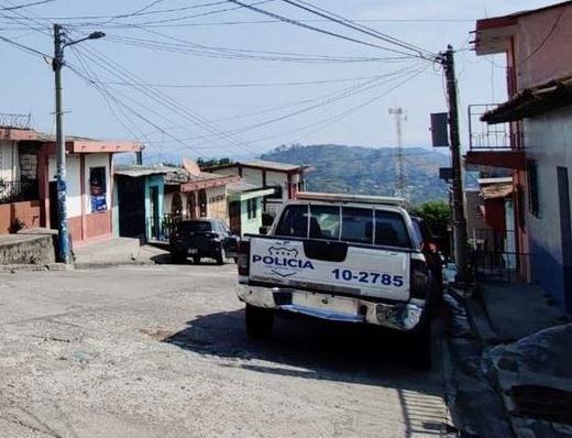 Mujer se suicida en Cojutepeque