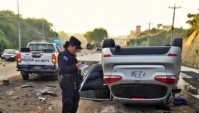 Vehículo abandonado redondel Integración