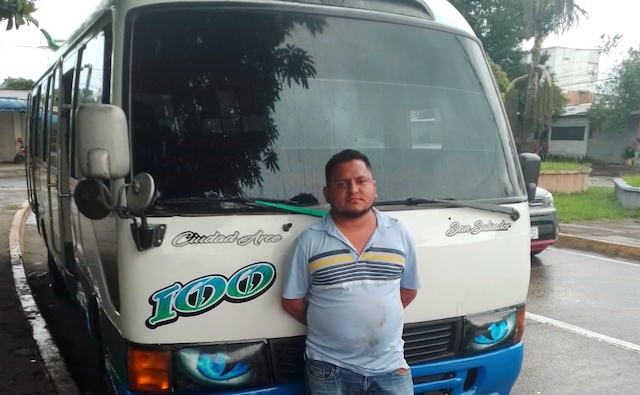 José Manuel Hernández Cruz microbusero accidente San Salvador conducción peligrosa