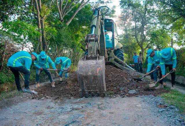 Inicio proyecto mejoramiento vial de más de 1 km en Santa Rita, Chalatenango-2