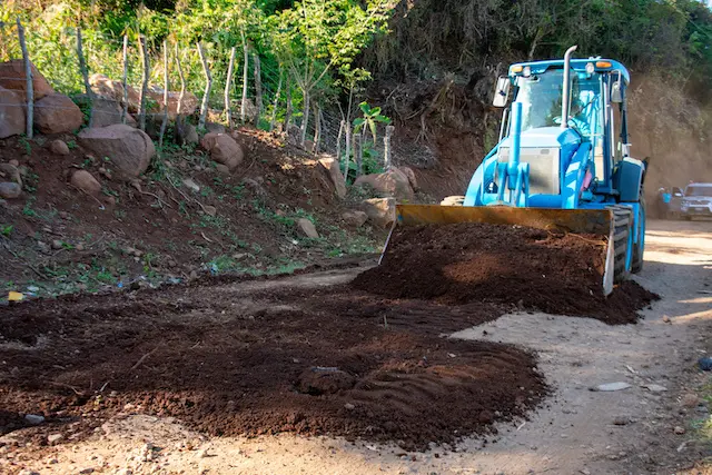 DOM Inicia construcción cerca de 2 km de calles en San Ildefonso, San Vicente