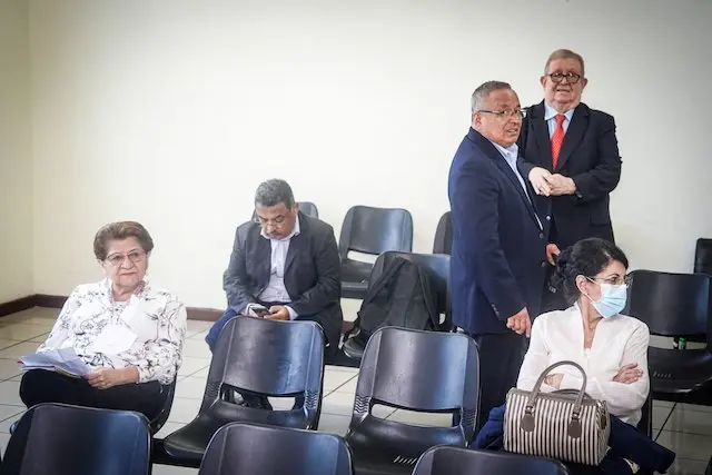 Funcionarios Mauricio Funes