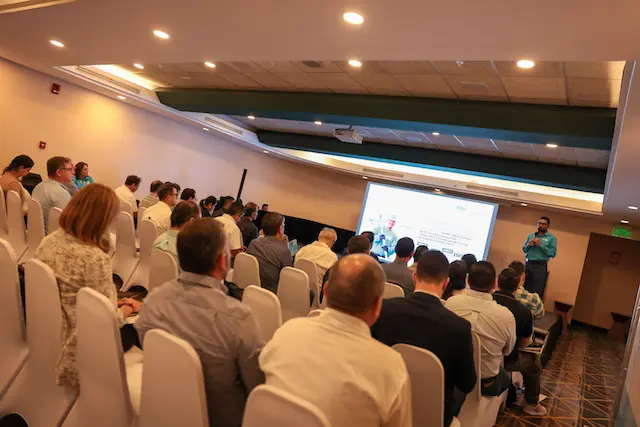 DOM presentan proyectos de construcción a empresarios de Costa Rica