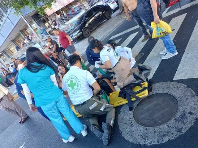 Tres médicos Hospital Bloom atropellados 11-12-2023
