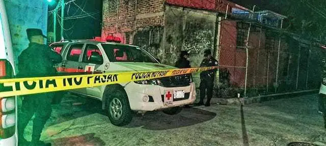 Dos hermanos fallecen al caer en una quebrada