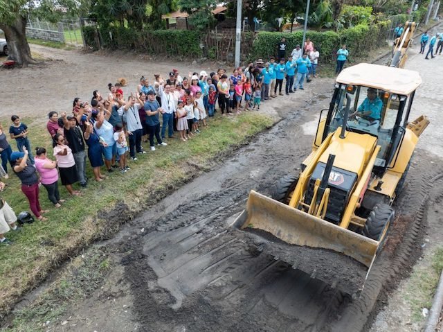 inicia mejoramiento de calles rurales de Tepetitán, San Vicente-