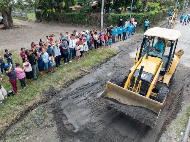 inicia mejoramiento de calles rurales de Tepetitán, San Vicente-