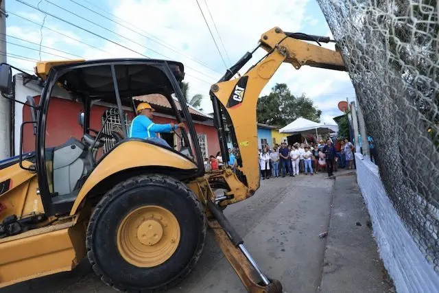 REMODELAN UNIDAD DE SALUD EN AZACUALPA CHALATENANGO