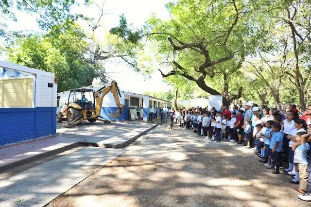 Inician reconstrucción de centro escolar del caserío Santa Clara, de San Luis Talpa