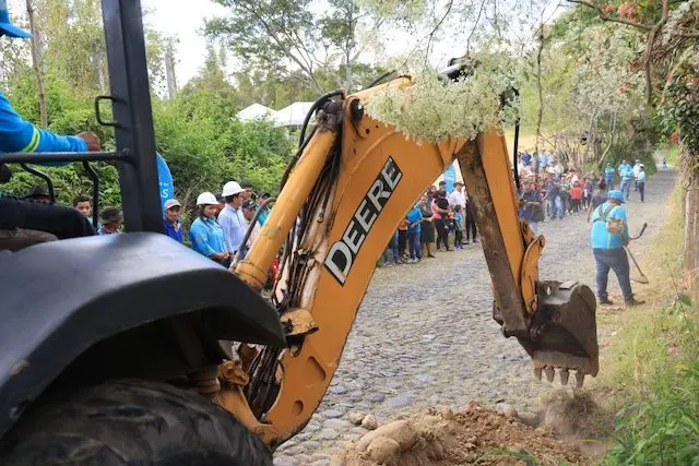 DOM inicia transformación de calle rural de San Pedro Nonualco, La Paz 