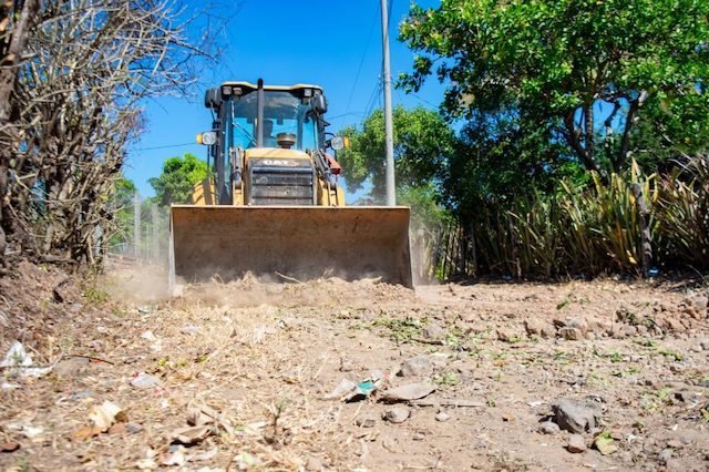Inicio de mejoramiento de vías rurales Caserío Joya Onda, cantón El Tortuguero, Santa Clara, San Vicente-