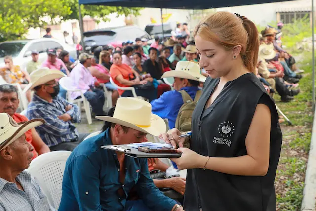 Entrega Bono Agrícola centro