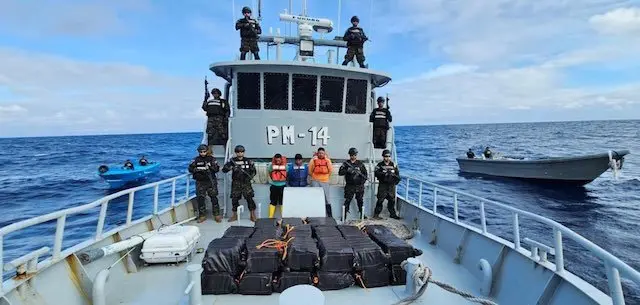 Decomiso cocaína Marina Nacional Tres ecuatorianos 25 millones 04-06-2024
