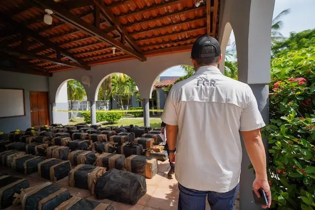 Droga cocaína decomisada Fuerza Naval 22 de junio