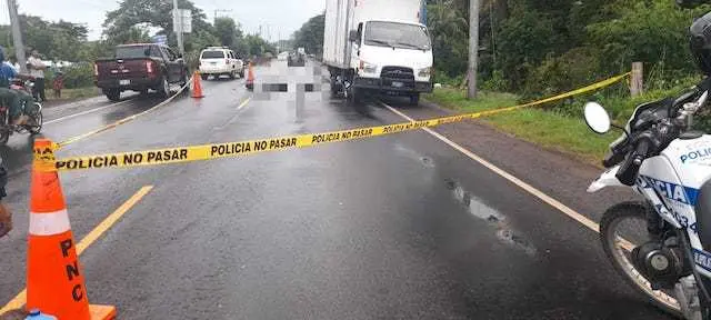 Motociclista fallece choque camión San Francisco Menéndez Ahuachapán 01-08-2024