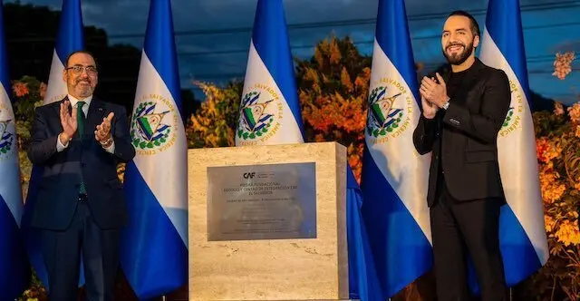 Primera piedra Centro de Integración CAF en El Salvador