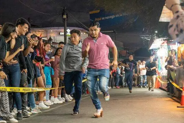 Carreras de hombres en tacones Ciudad Arce