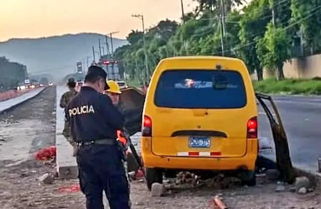 Mujer 52 años fallecida y cinco lesionados accidente carretera Panamericana de Santa Ana a San Salvador 10-01-2025