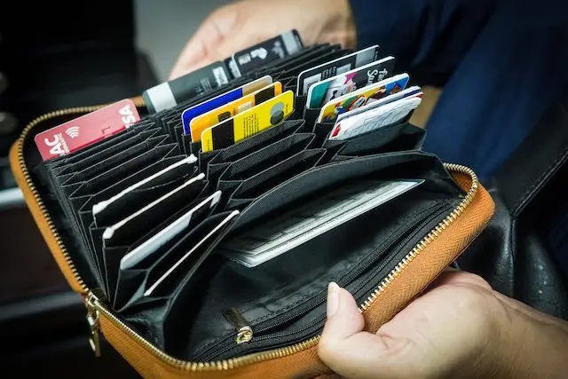 Estafadores de bancos tarjetas de débito y crédito