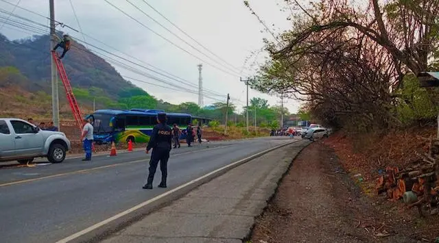 Manuel Antonio Canales Saravia, 24 años de edad, conducción peligrosa, provocó accidente