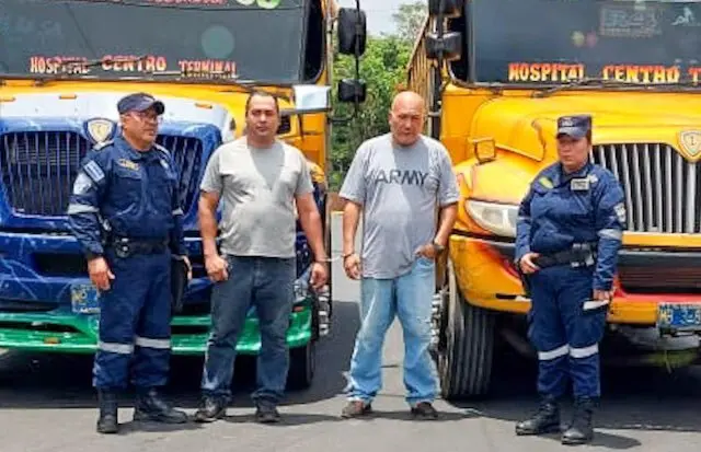 Motoristas detenidos tras disputarse la vía en Santa Ana 15-05-2025