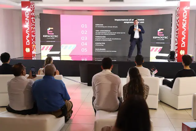 Evento EspacioTEC 2025 para los StakeHolders en el Salón de Usos Múltiples del Museo Marte, en San Salvador, El Salvador, el 21 de mayo de 2025
Foto Banco Davivienda/ Salvador Meléndez