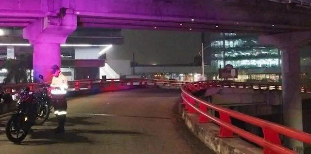 accidente paso desnivel redondel Naciones Unidas Antiguo Cuscatlán Multiplaza Las Cascadas