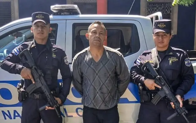 Leonel Efraín Bustillo Romero, 49 años, robo y portación ilegal de arma de fuego
