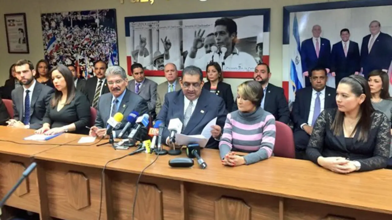 ARENA pide explicaciones al presidente por mit&iacute;n de dos a&ntilde;os.