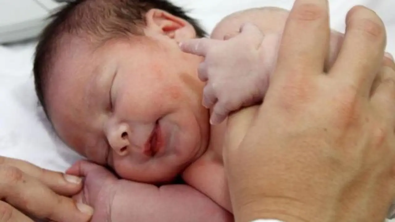 Reci&eacute;n nacido