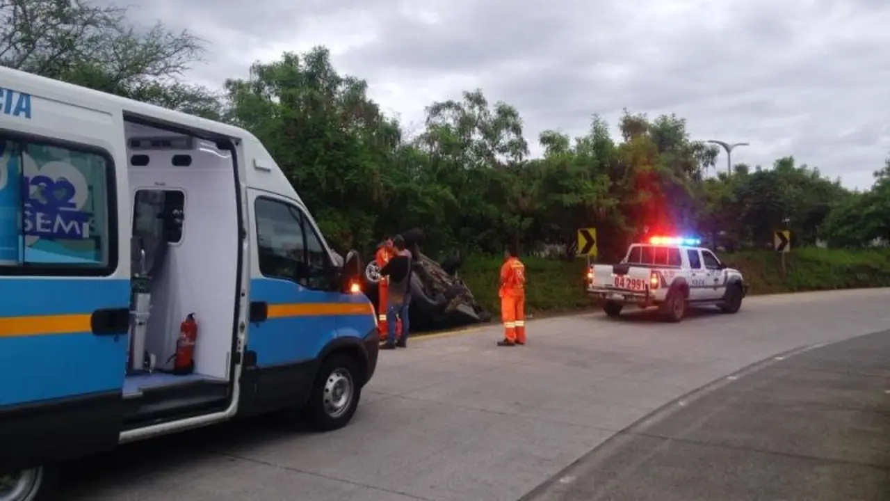 ACCIDENTE DE TR&Aacute;NSITO BLV MON. ROMERO