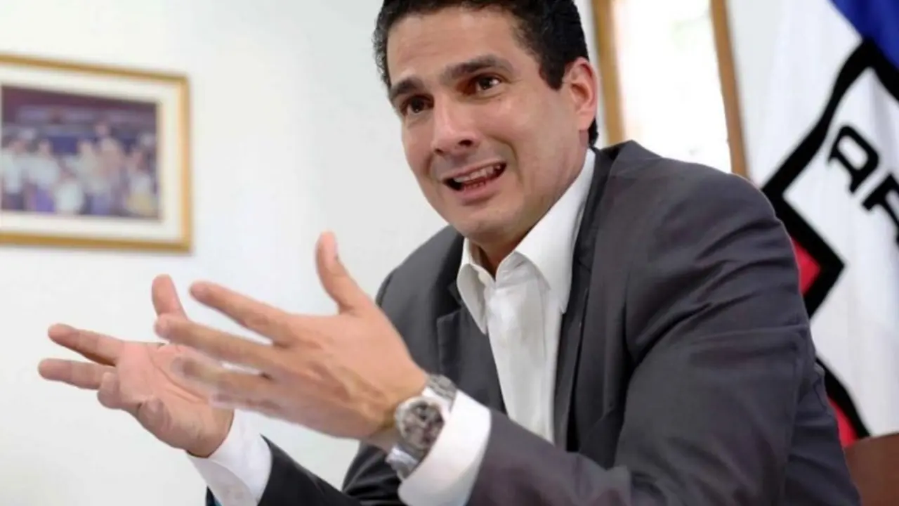 Alcalde Roberto d'Aubuisson