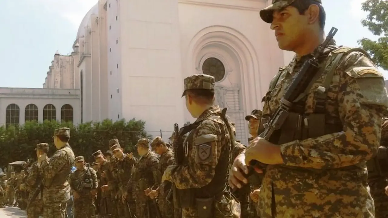 Reservistas de la Fuerza Armada.